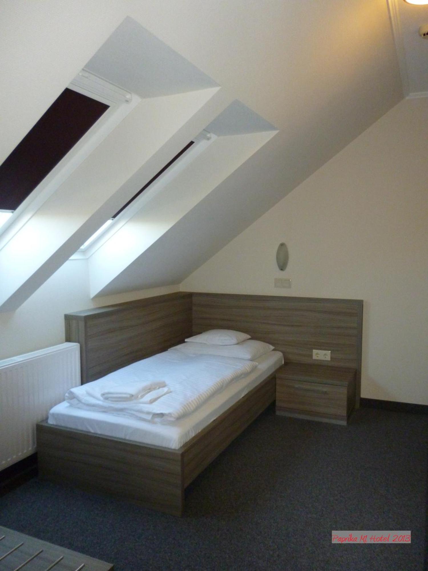 Paprika M1 Hotel Hegyeshalom Εξωτερικό φωτογραφία