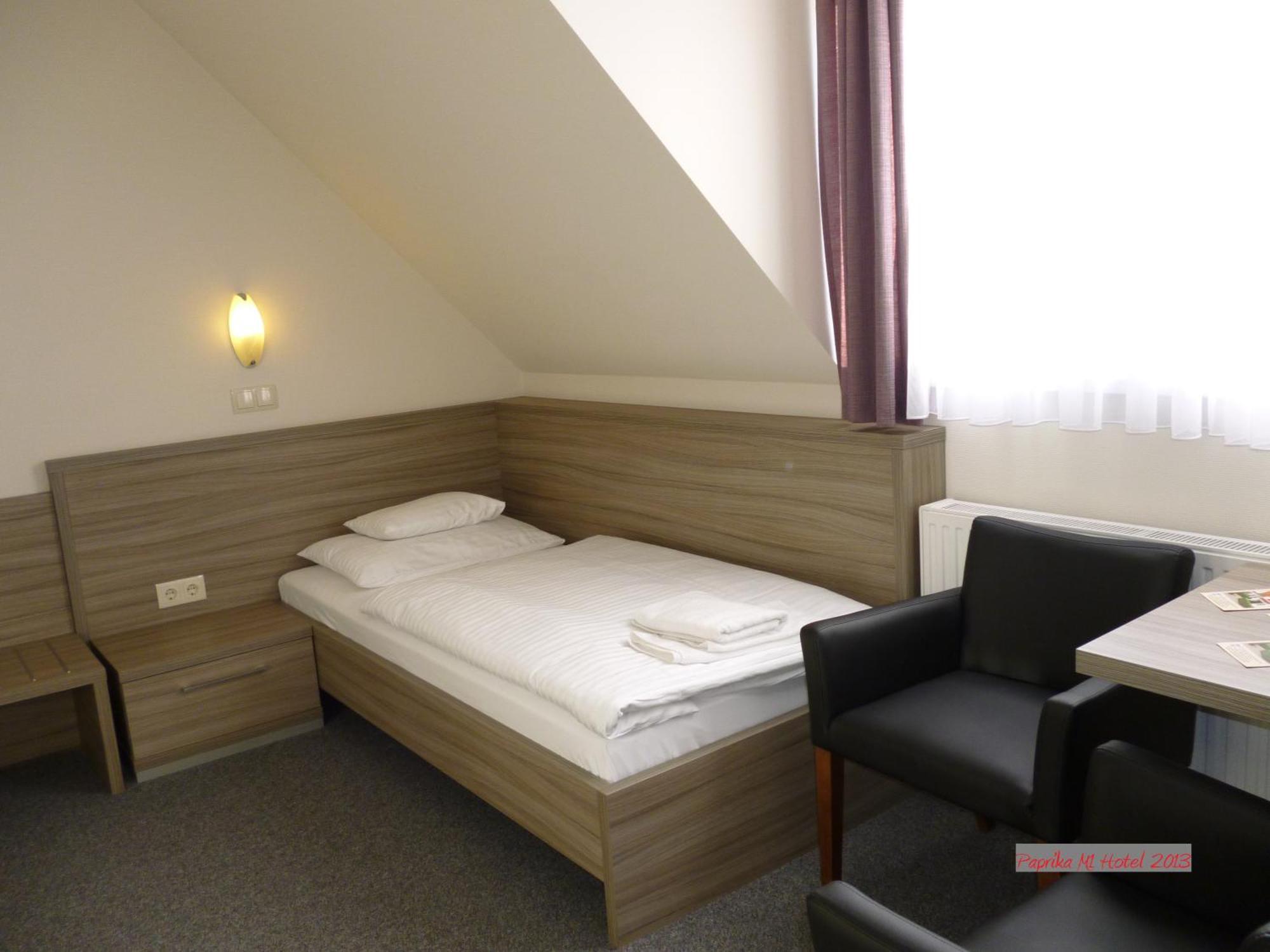 Paprika M1 Hotel Hegyeshalom Εξωτερικό φωτογραφία