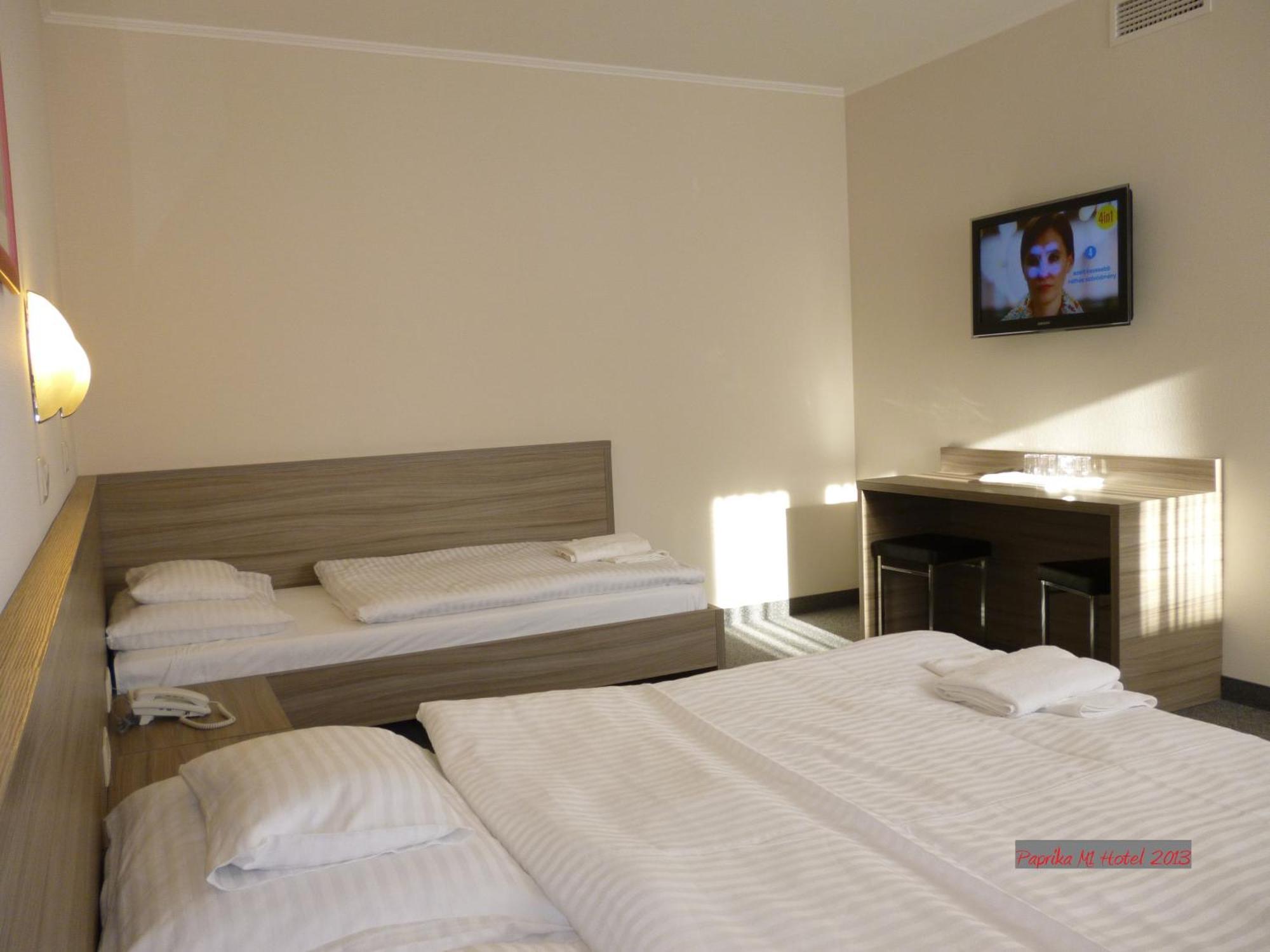 Paprika M1 Hotel Hegyeshalom Εξωτερικό φωτογραφία