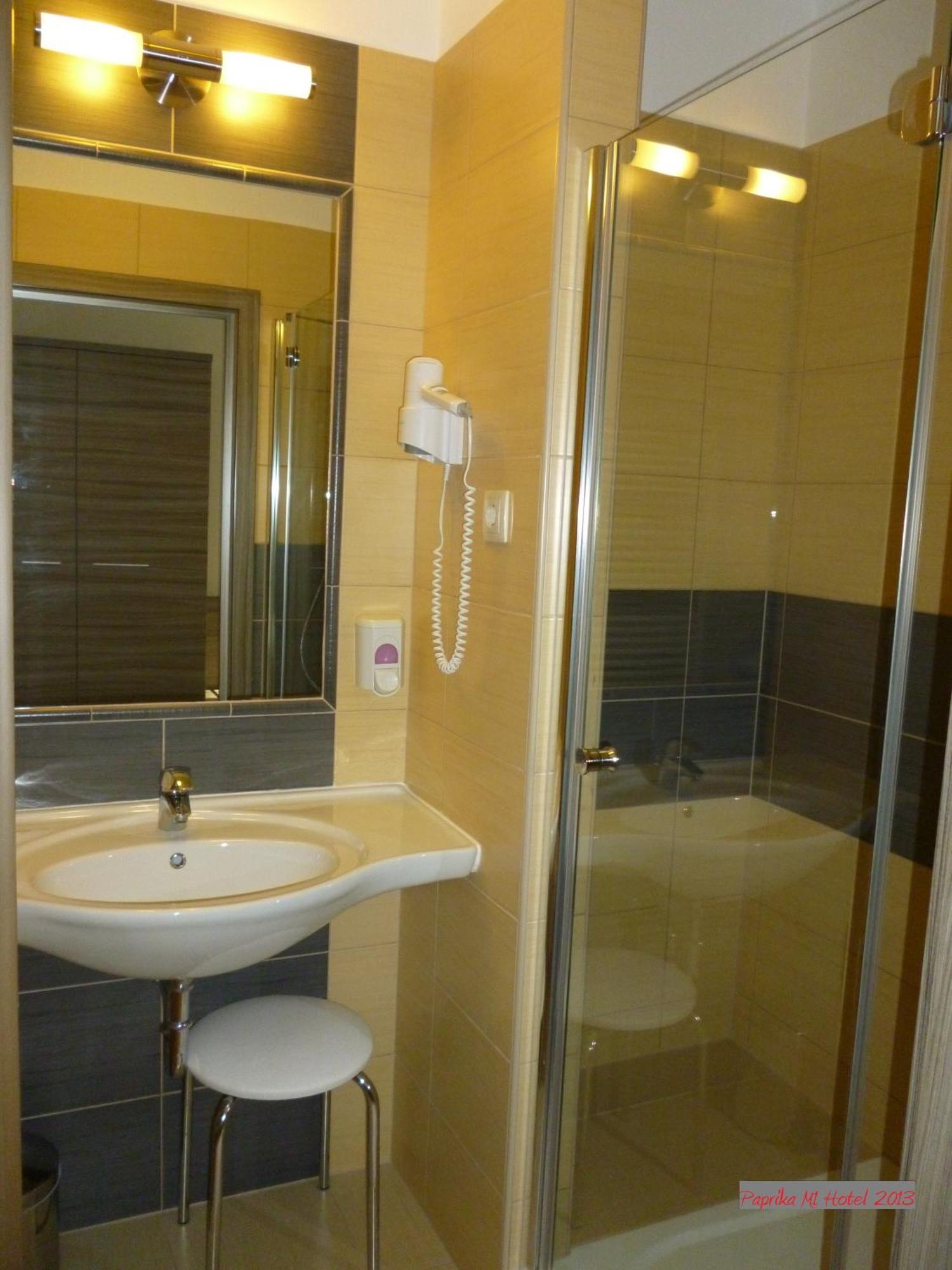 Paprika M1 Hotel Hegyeshalom Εξωτερικό φωτογραφία